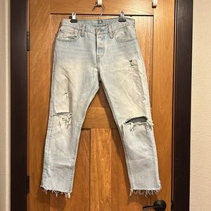 Signature Levi’s 501 Tapered Distress Denim Size 28